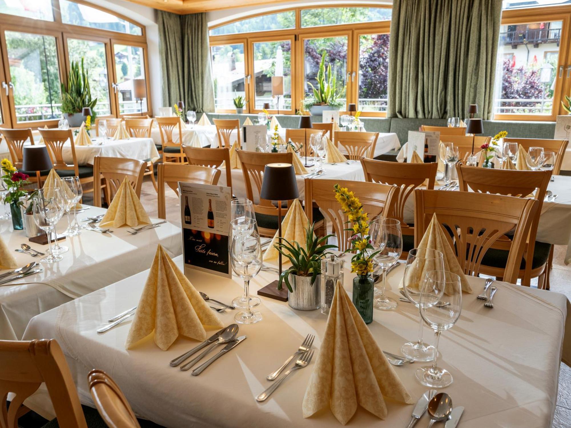 Alpen Glueck Hotel Kirchberger Hof 티롤 키르흐베르크 외부 사진