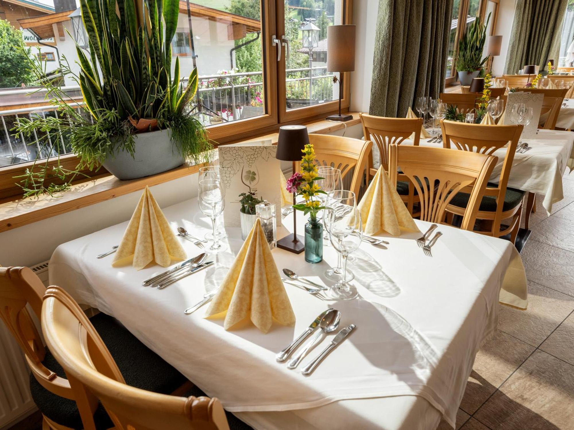 Alpen Glueck Hotel Kirchberger Hof 티롤 키르흐베르크 외부 사진