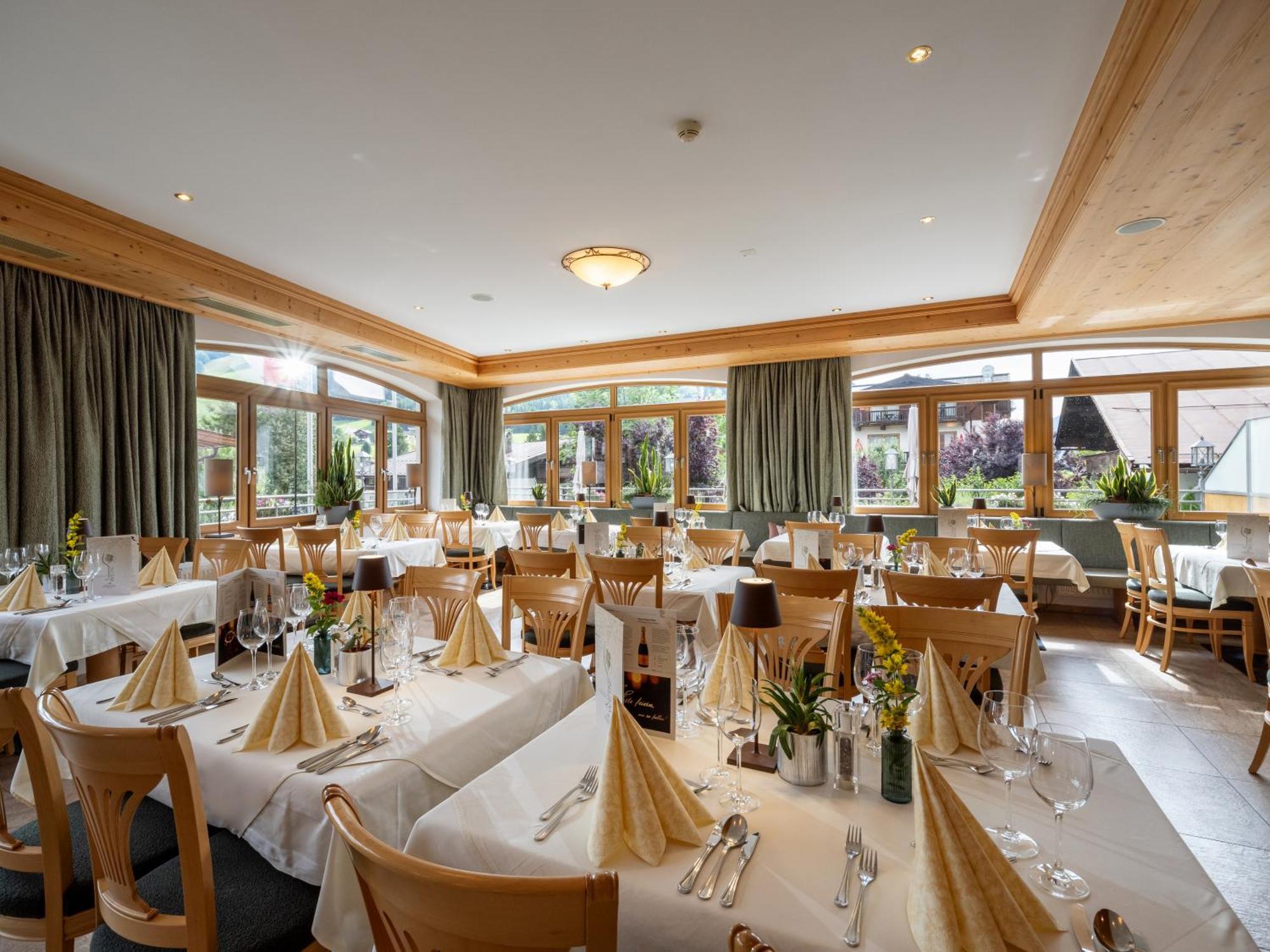 Alpen Glueck Hotel Kirchberger Hof 티롤 키르흐베르크 외부 사진
