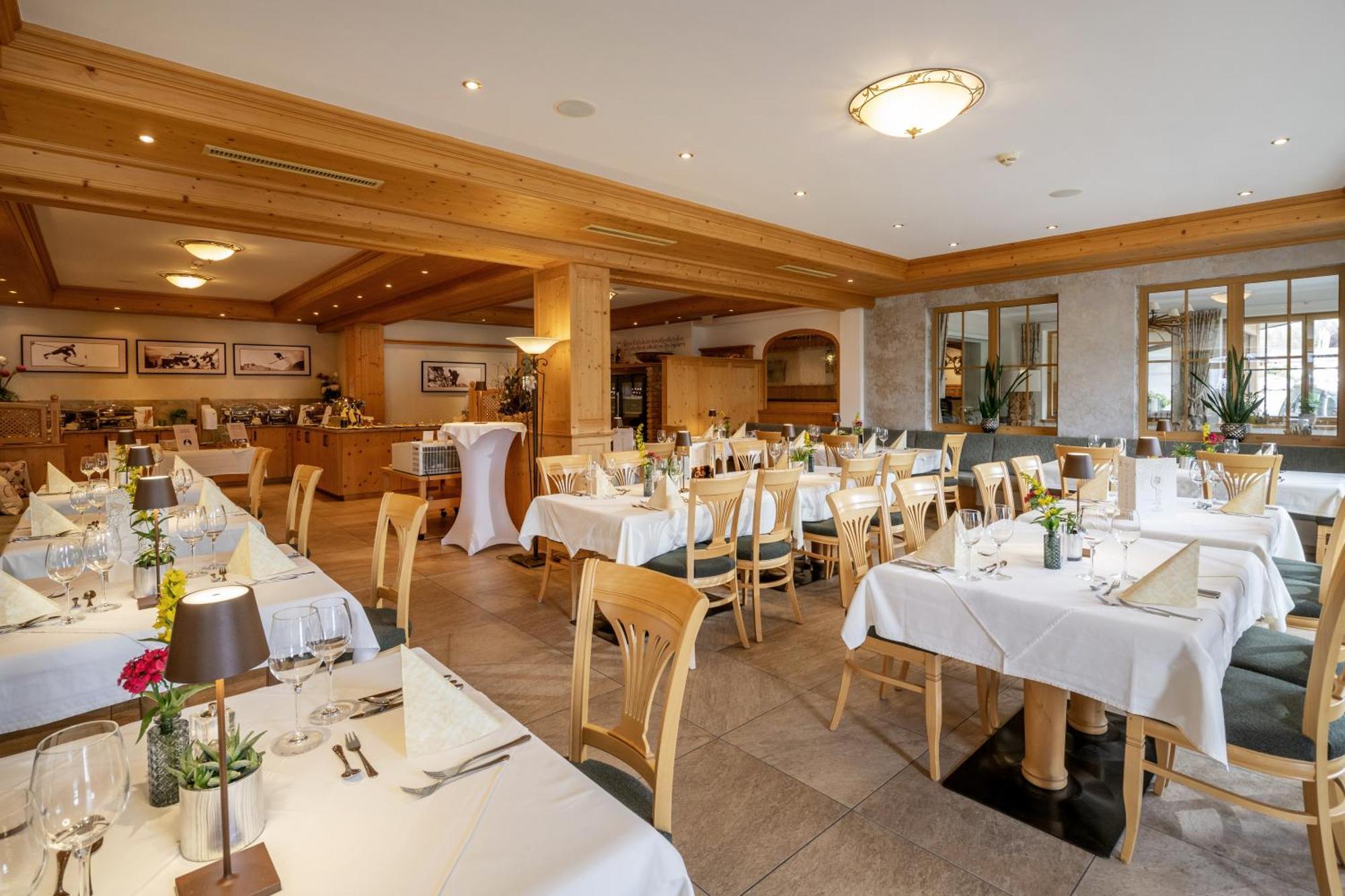 Alpen Glueck Hotel Kirchberger Hof 티롤 키르흐베르크 외부 사진