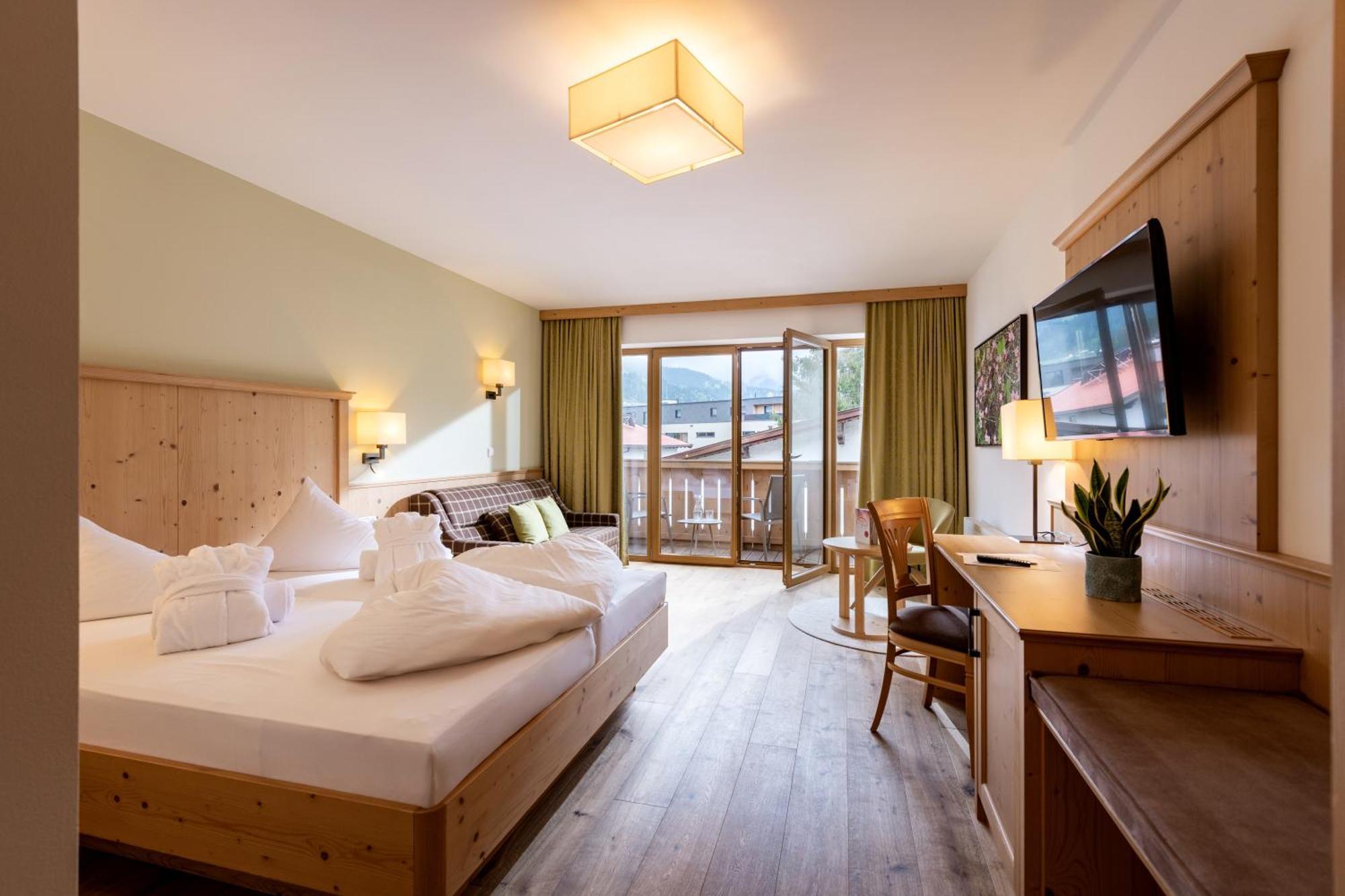 Alpen Glueck Hotel Kirchberger Hof 티롤 키르흐베르크 외부 사진