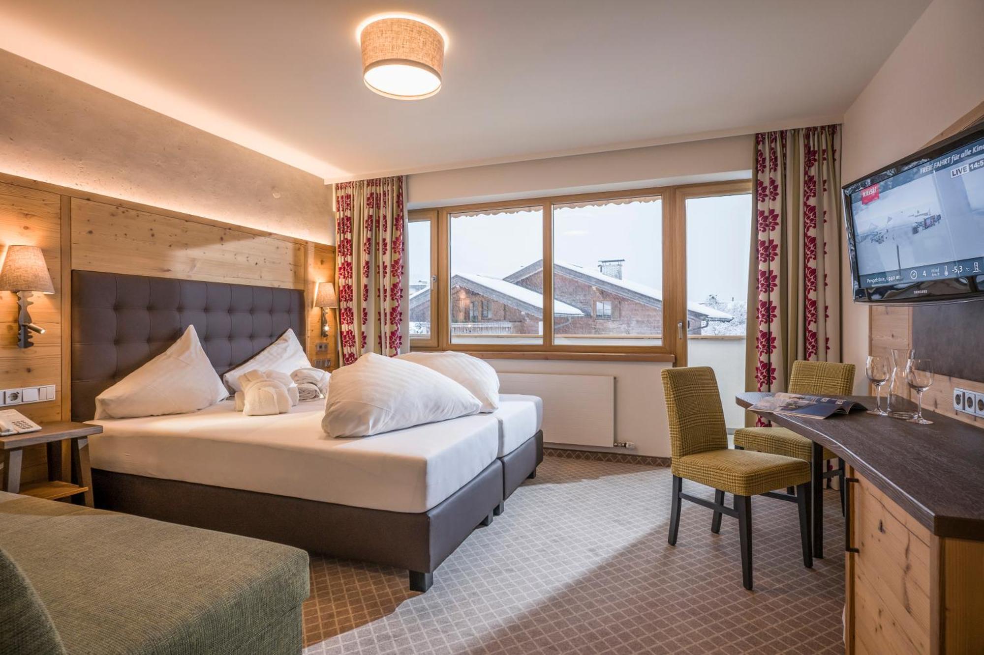 Alpen Glueck Hotel Kirchberger Hof 티롤 키르흐베르크 외부 사진