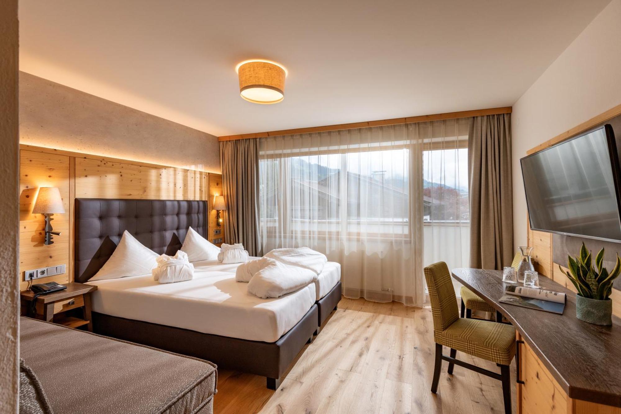 Alpen Glueck Hotel Kirchberger Hof 티롤 키르흐베르크 외부 사진